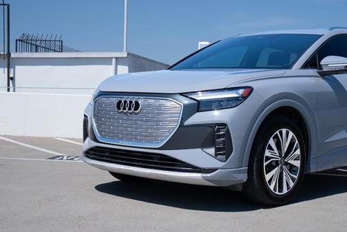 2024 Audi Q4 e-tron Premium 40 RWD