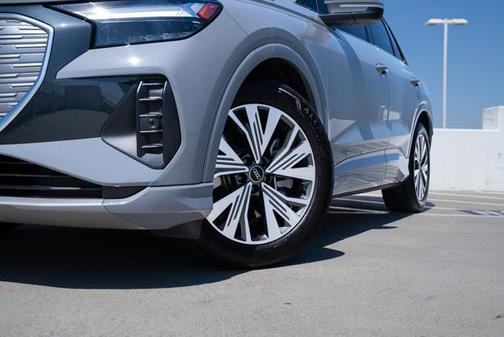 2024 Audi Q4 e-tron Premium 40 RWD