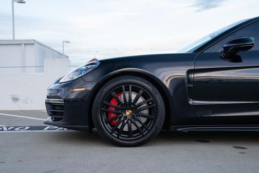 2020 Porsche Panamera GTS