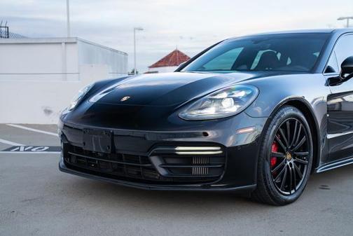 2020 Porsche Panamera GTS