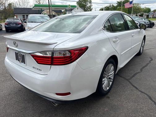 White 2013 Lexus ES 350 Base