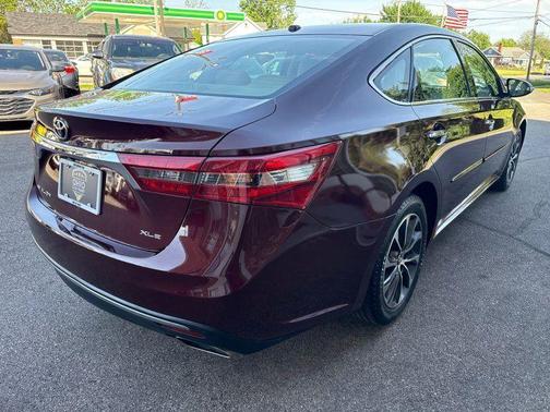 Red 2016 Toyota Avalon XLE