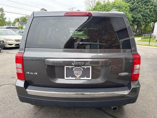 Gray 2017 Jeep Patriot Latitude
