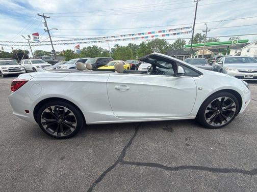 White 2019 Buick Cascada Premium