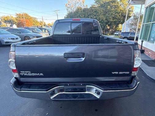 Gray 2013 Toyota Tacoma V6 POWER BLUETOOTH CONNECTIVITY CLEAN CARFAX REPOR
