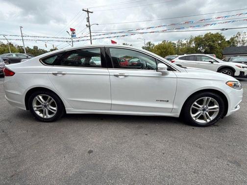 2018 Ford Fusion Hybrid SE