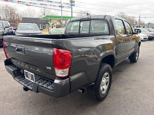 2017 Toyota Tacoma SR V6