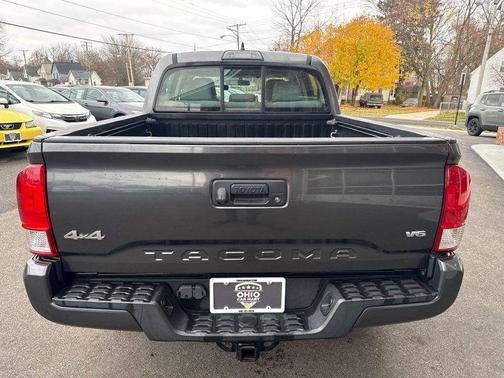 2017 Toyota Tacoma SR V6