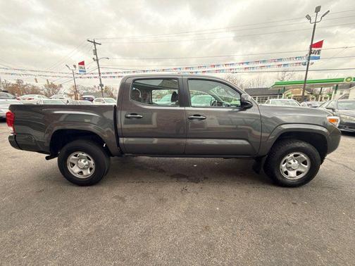2017 Toyota Tacoma SR V6