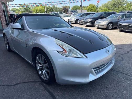 Brilliant Silver Metallic 2010 Nissan 370Z Touring