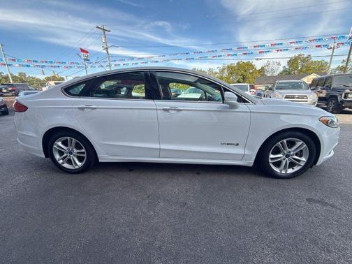 2018 Ford Fusion Hybrid SE