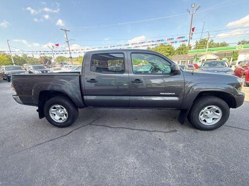 Gray 2012 Toyota Tacoma V6 CLEAN CARFAX BLUETOOTH CONNECTIVITY POWERFUL V6