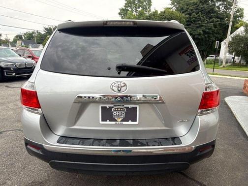 Silver 2013 Toyota Highlander Base Plus