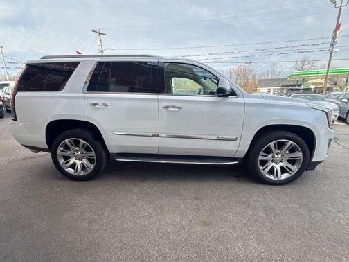 2017 Cadillac Escalade Luxury