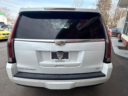 2017 Cadillac Escalade Luxury