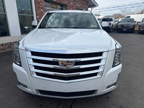 2017 Cadillac Escalade Luxury