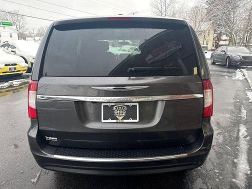 2015 Chrysler Town & Country LX