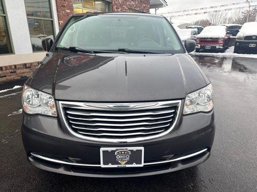 2015 Chrysler Town & Country LX