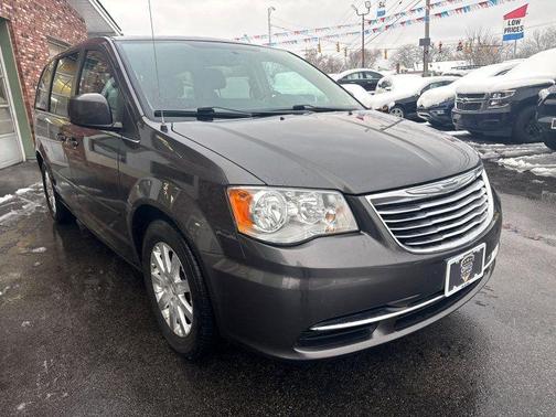 2015 Chrysler Town & Country LX