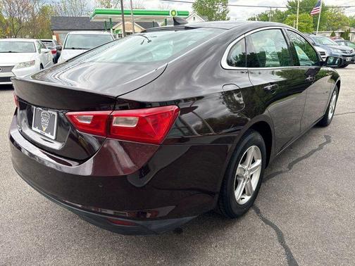 Gray 2020 Chevrolet Malibu 1FL