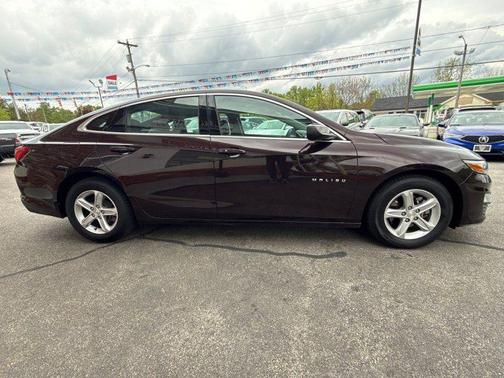 Gray 2020 Chevrolet Malibu 1FL