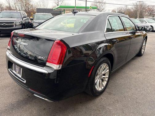 2017 Chrysler 300 Limited