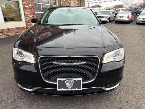 2017 Chrysler 300 Limited