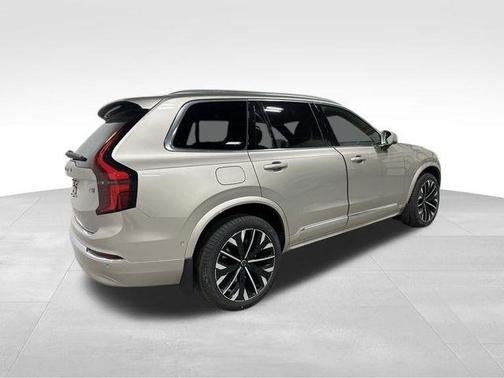 Bright 2026 Volvo XC90 B6 Plus 7-Seater