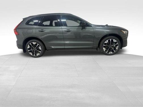 Forest Green 2026 Volvo XC60 B5 Plus