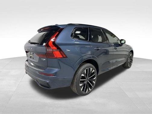 Blue 2026 Volvo XC60 Plug-In Hybrid T8 Ultra
