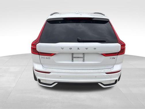 2025 Volvo XC60 Plug-In Hybrid T8 Core