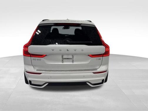 2025 Volvo XC60 Plug-In Hybrid T8 Plus