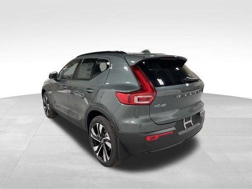 2026 Volvo XC40 B5 Ultra