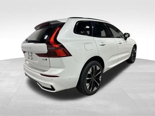 2026 Volvo XC60 B5 Plus