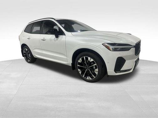 Crystal White Metallic 2026 Volvo XC60 B5 Plus
