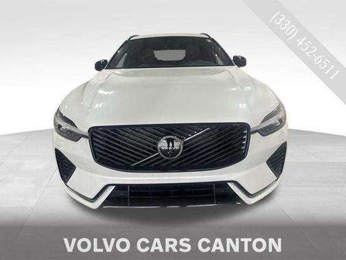 Crystal White Metallic 2026 Volvo XC60 B5 Plus