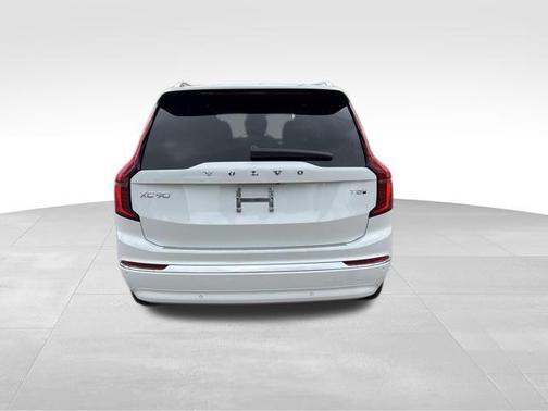 2025 Volvo XC90 Plug-In Hybrid T8 Plus 7-Seater