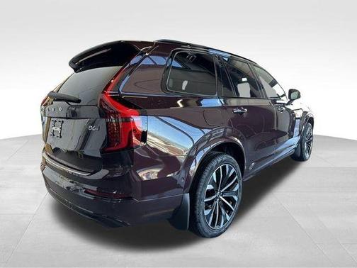 2026 Volvo XC90 B6 Ultra Dark Theme 7-Seater
