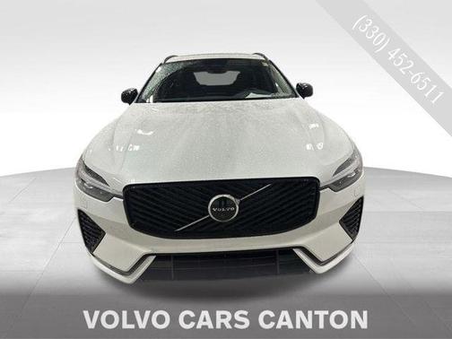 Crystal White Metallic 2026 Volvo XC60 B5 Plus