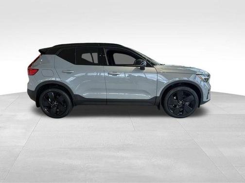 Metallic 2026 Volvo XC40 B5 Ultra Black Edition