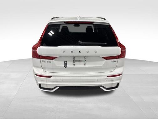 2025 Volvo XC60 Plug-In Hybrid T8 Plus