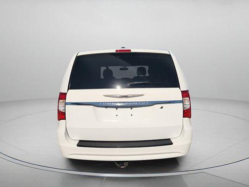 2015 Chrysler Town & Country S