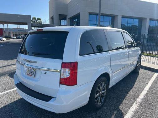 2015 Chrysler Town & Country S