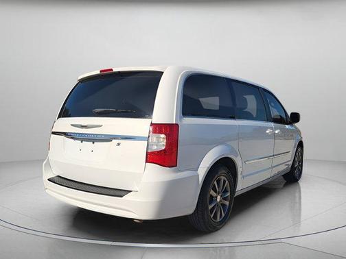 2015 Chrysler Town & Country S