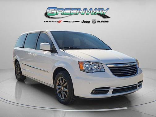 2015 Chrysler Town & Country S