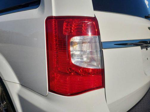 2015 Chrysler Town & Country S