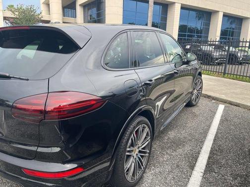 2016 Porsche Cayenne GTS