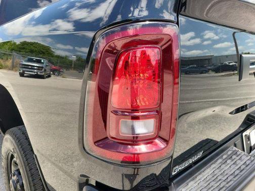 2025 RAM 2500 Tradesman Crew Cab 4x4 6'4' Box