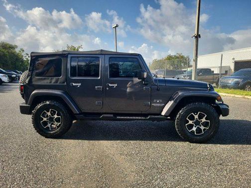 2017 Jeep Wrangler Unlimited Sahara