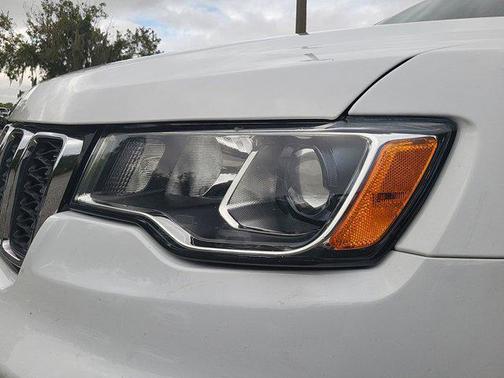 2020 Jeep Grand Cherokee Laredo